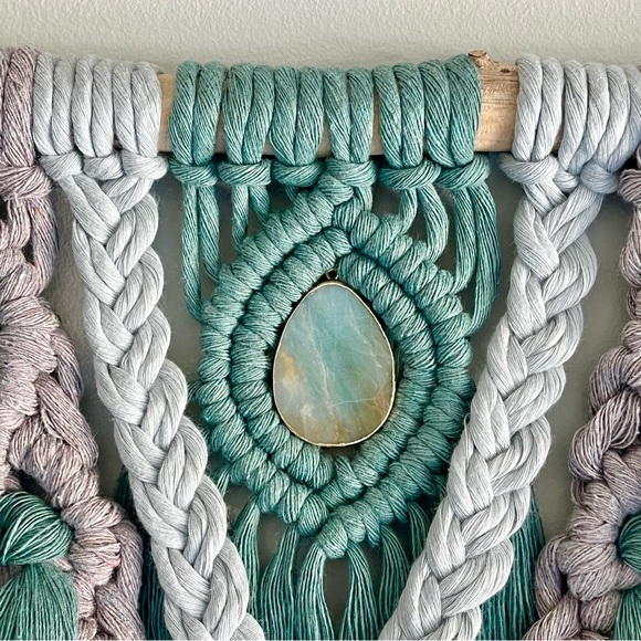 Boho macrame wall hanging with natural gemstone and tassels - Picture 4 of 4